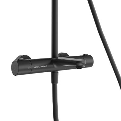 Душевая колонна Fonte/Фонте на 3 потока с фиксированным изливом и термостатическим смесителем, черный матовый Душевая колонна Fonte/Фонте на 3 потока с фиксированным изливом и термостатическим смесителем, черный матовый